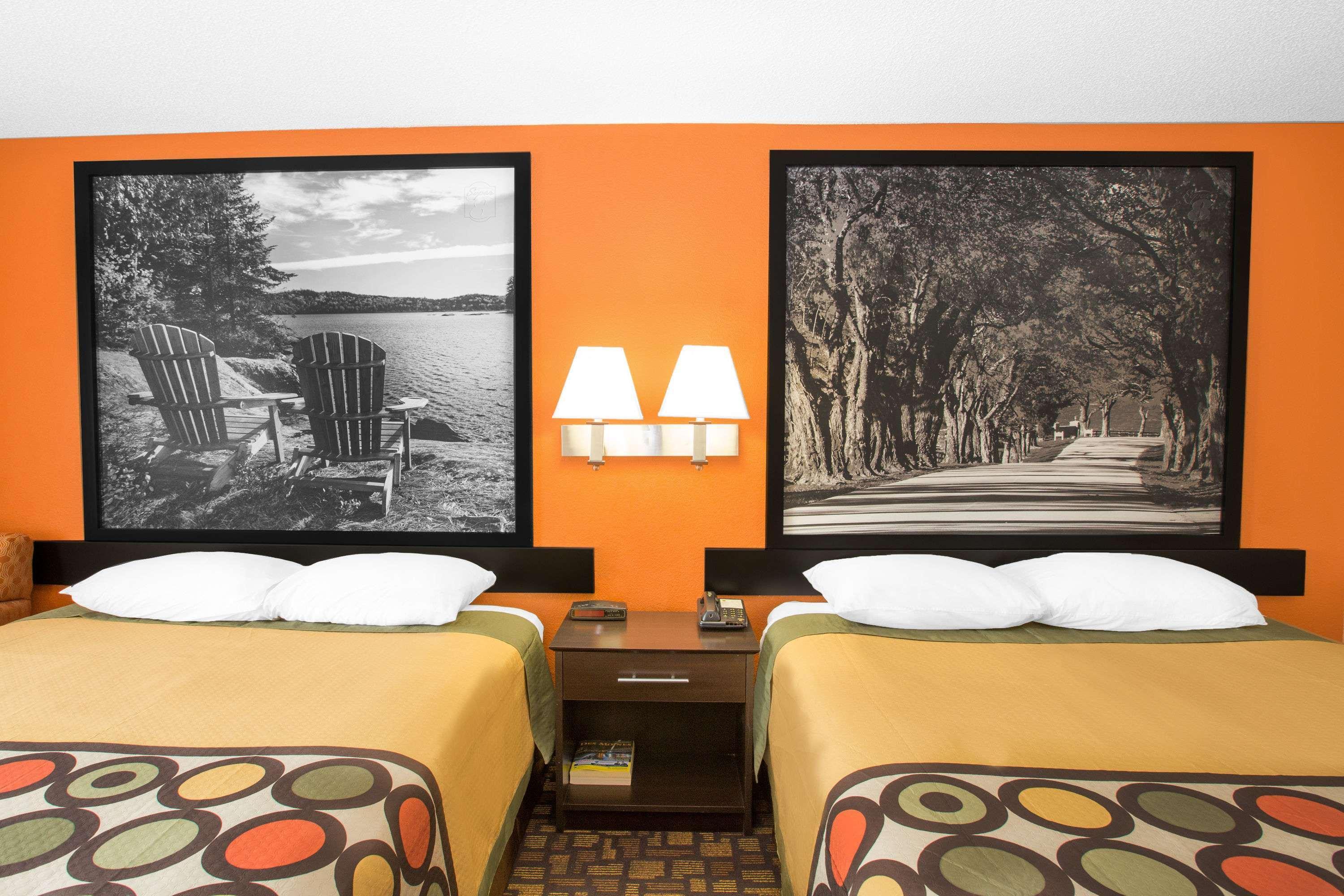 Motel Super 8 By Wyndham Clive Ia Exterior foto