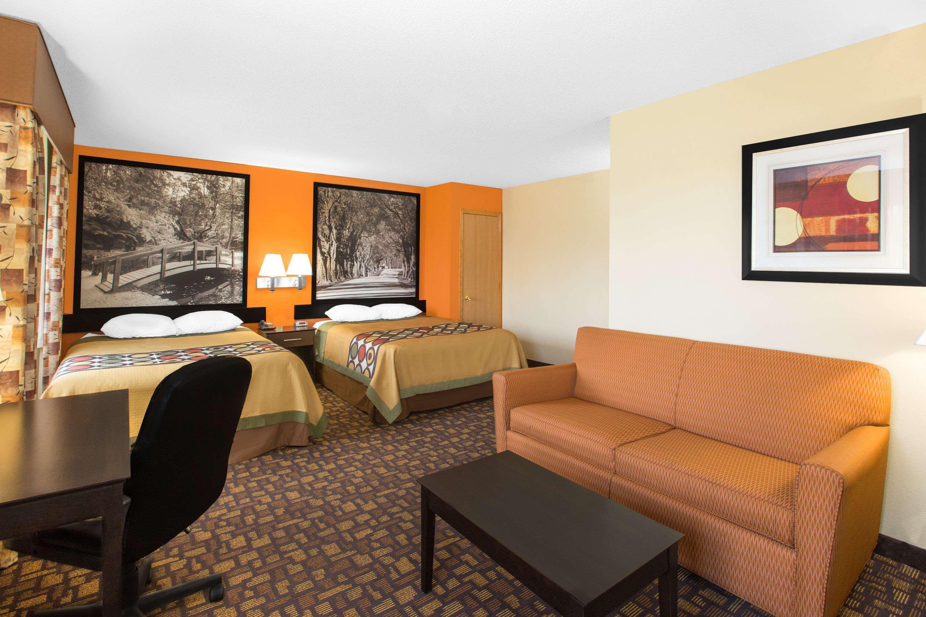 Motel Super 8 By Wyndham Clive Ia Exterior foto