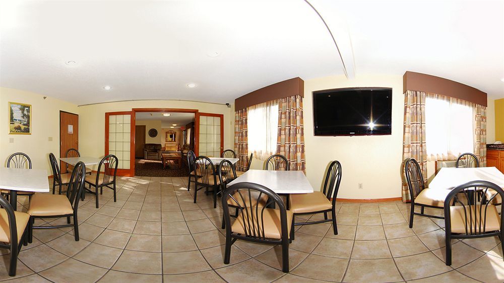 Motel Super 8 By Wyndham Clive Ia Exterior foto